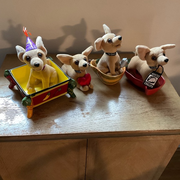 2000 Taco Bell Chihuahuas - Picture 1 of 2